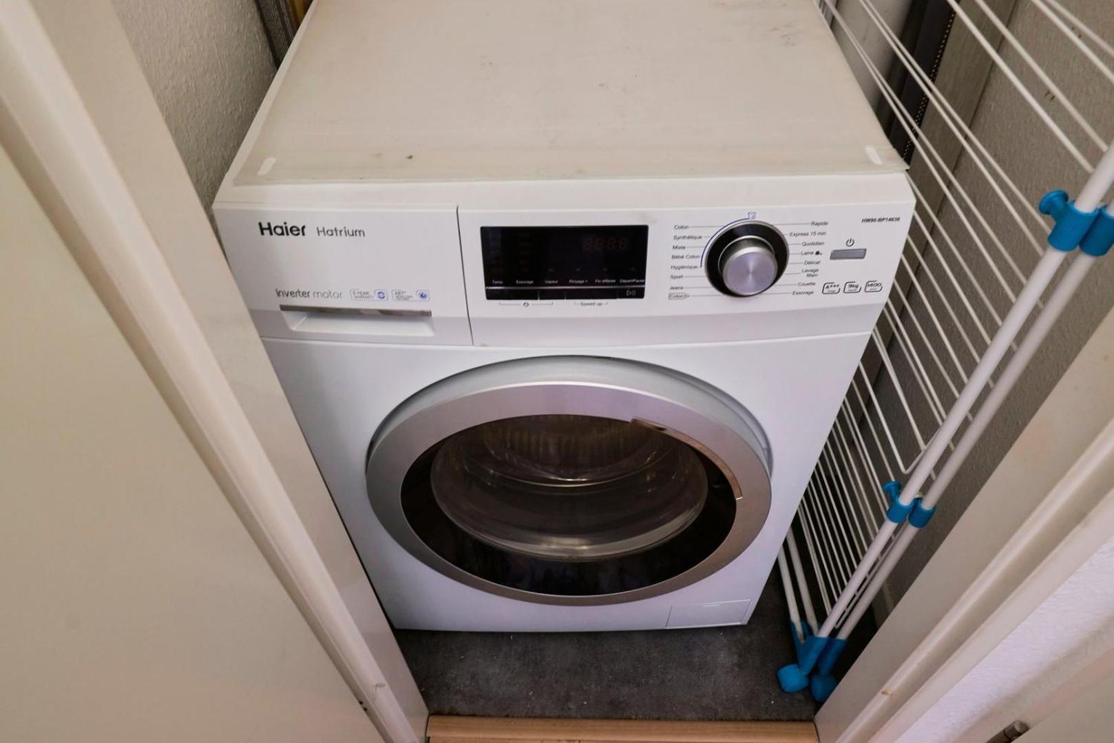 1 Bedroom Apartment Near Metro, Shops & Schools 릴 외부 사진
