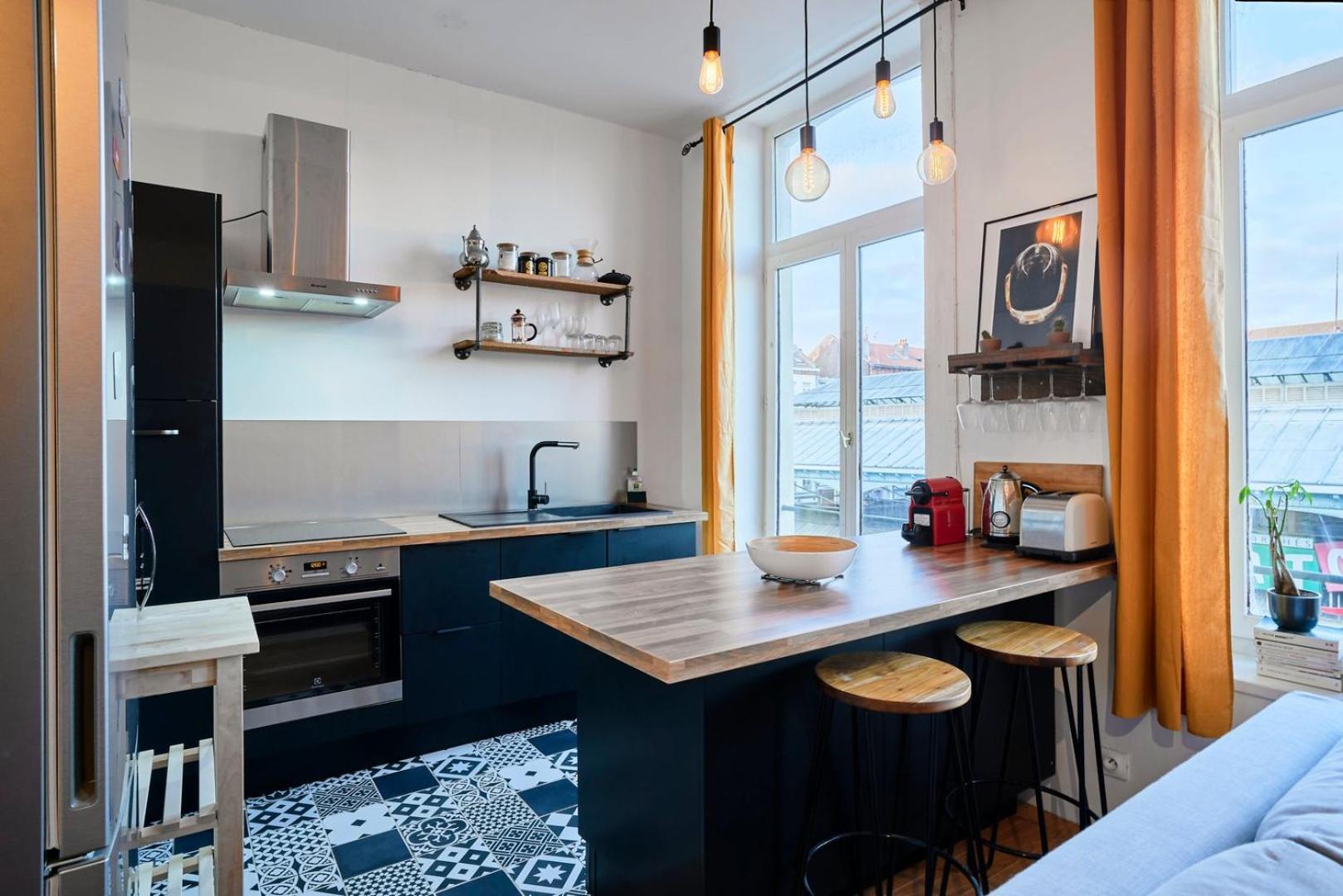 1 Bedroom Apartment Near Metro, Shops & Schools 릴 외부 사진